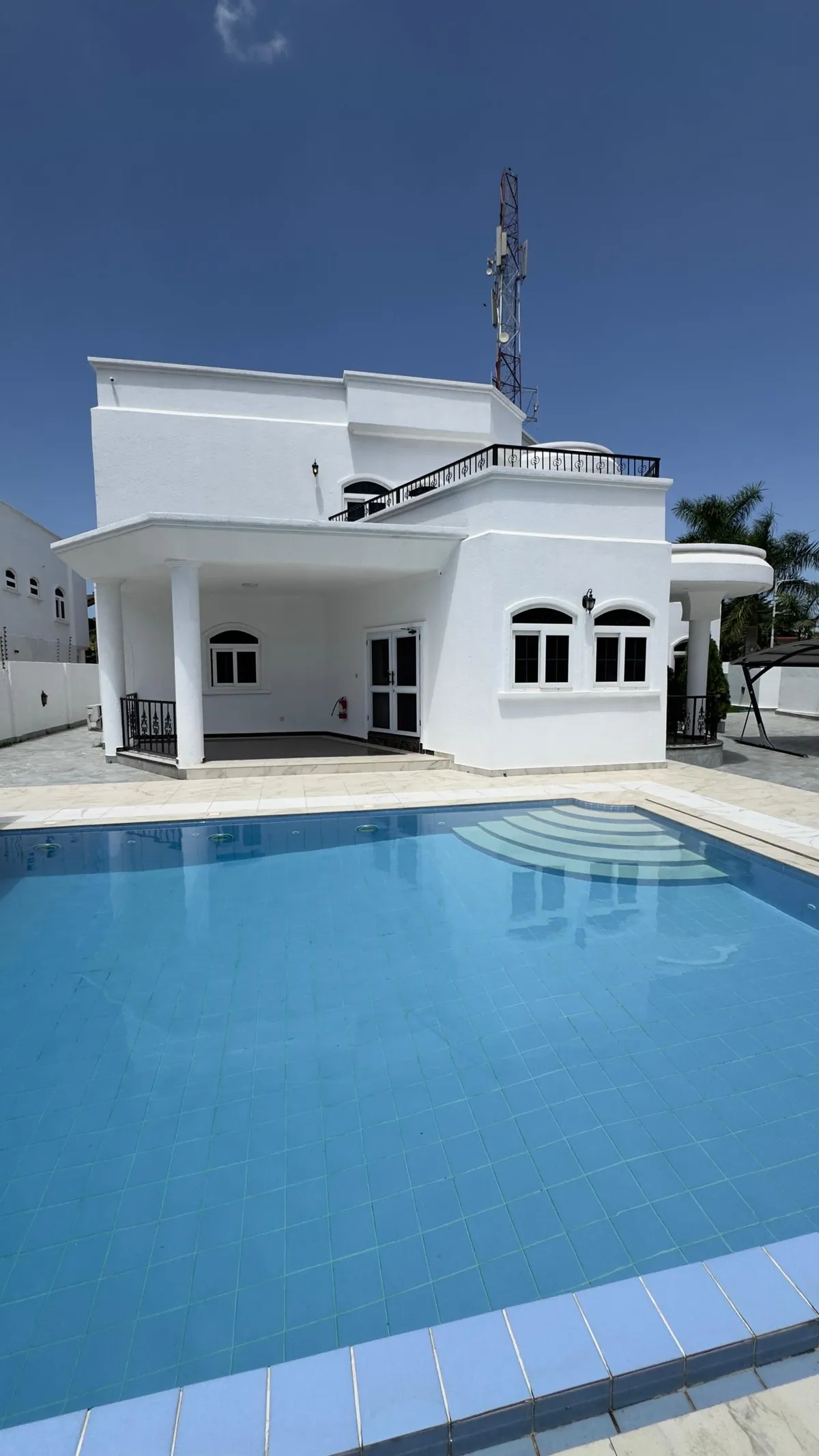 4bedroom House with pool 